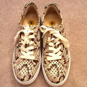 VINCE CAMUTO KARAHEY Sneaker shoes - NEW